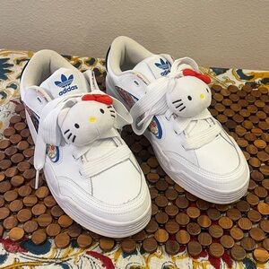 Adidas ADI2000 x Hello Kitty and Friends HQ4507 with Plush womens size 10